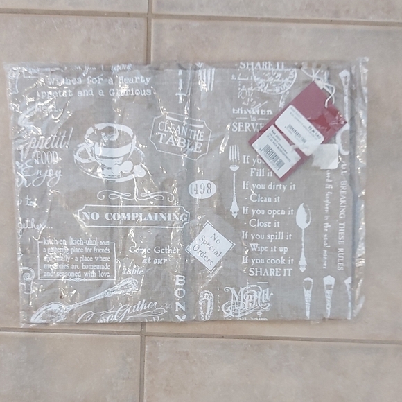 Elegant Apron - Picture 1 of 4